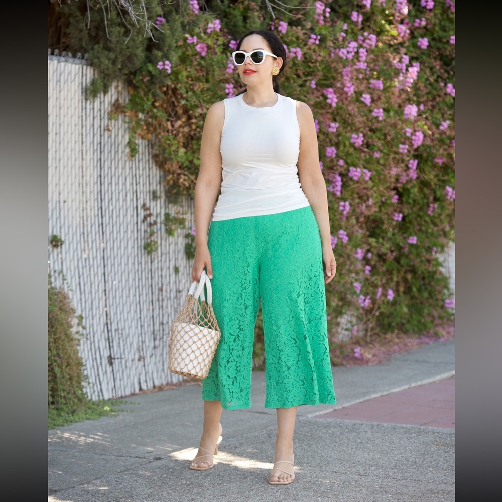GIRL WITH CURVES Lace Wide Leg Crop Pant A501252